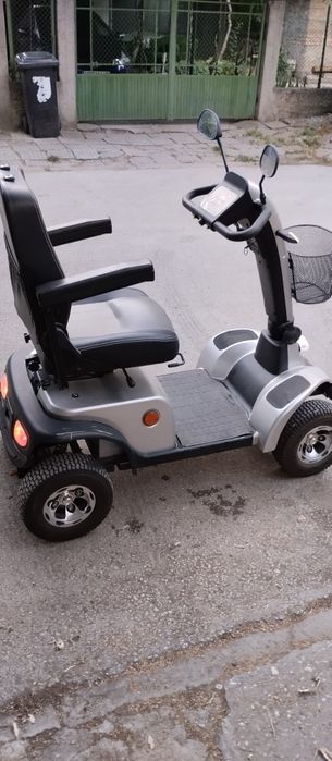 Инвалиден скутер