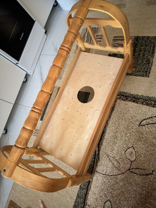 Бесик отдам даром