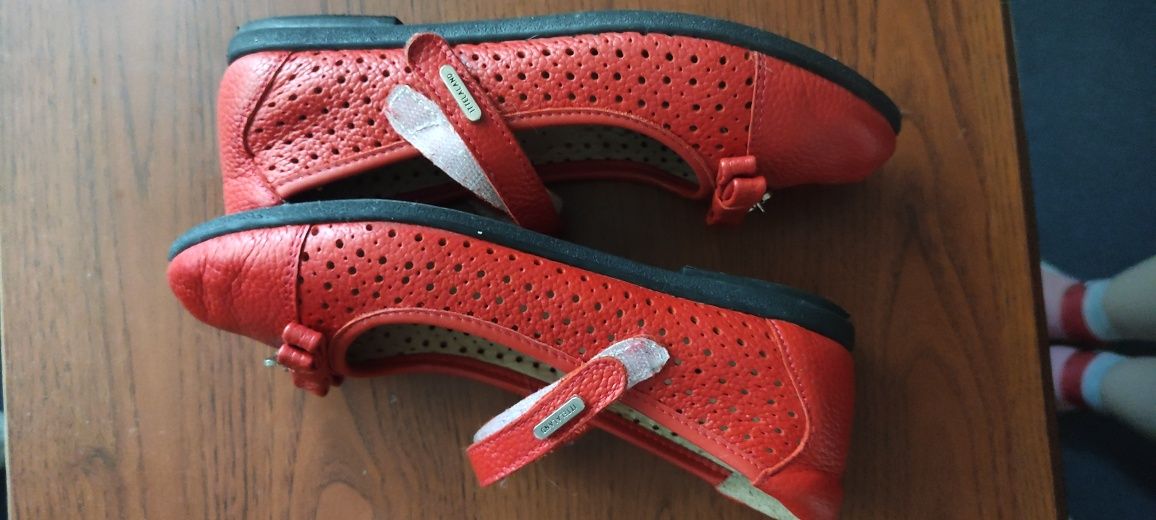 Новые итальянские кожаные туфли 35
