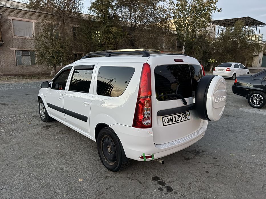 Lada LARGUS сотилади