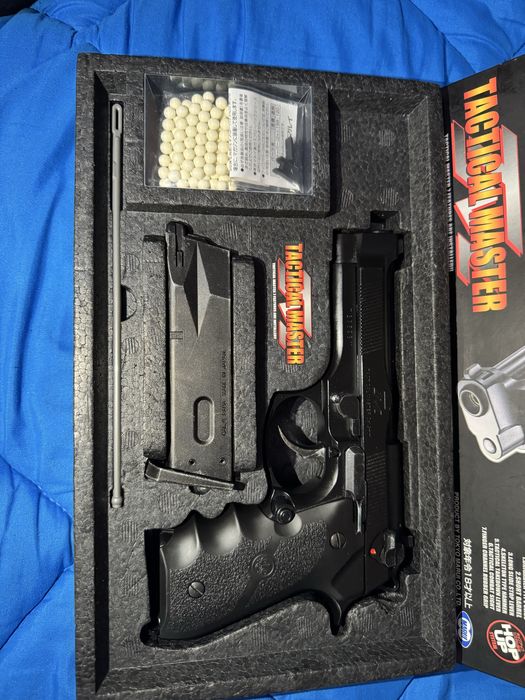 Replici pistoale airsoft