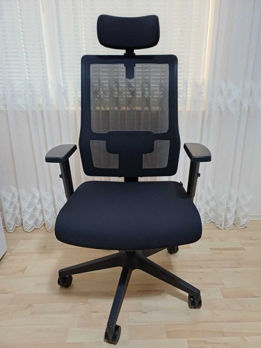 Ергономичен офис стол