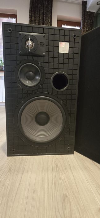 Продавам тнколони JBL(само за ценители)