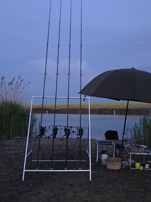 Vând suport lansete rezervă