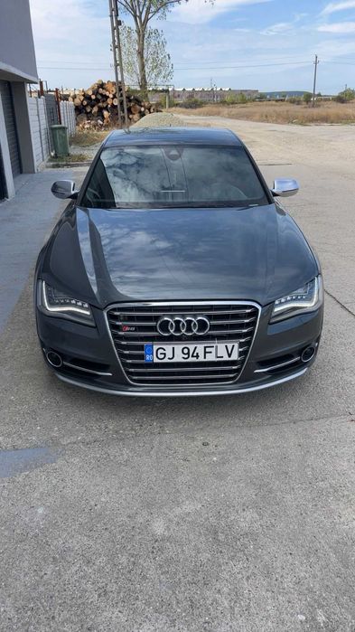 AUDI S8 2013 v8 520 cp