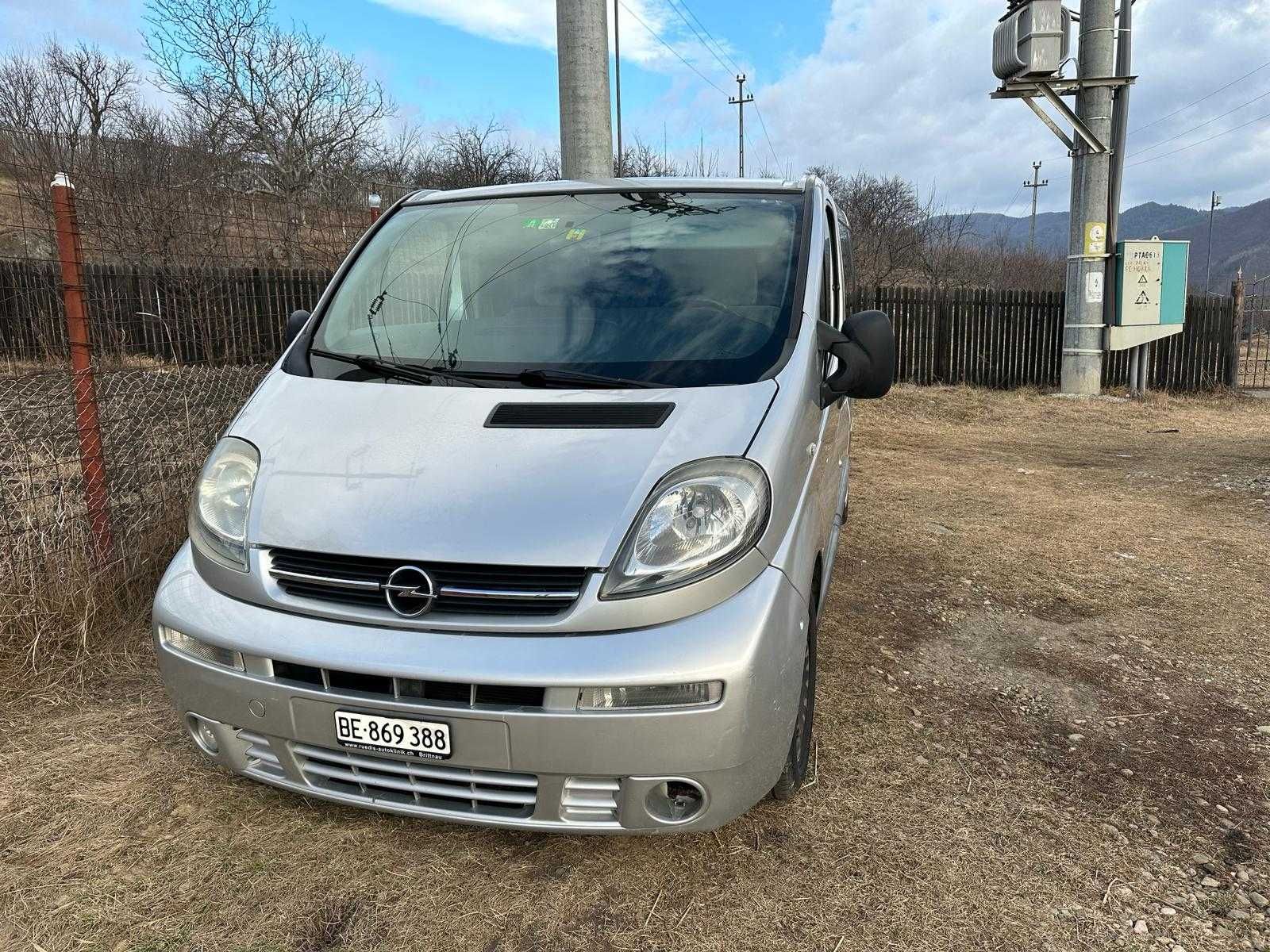 Opel vivaro 8 locuri