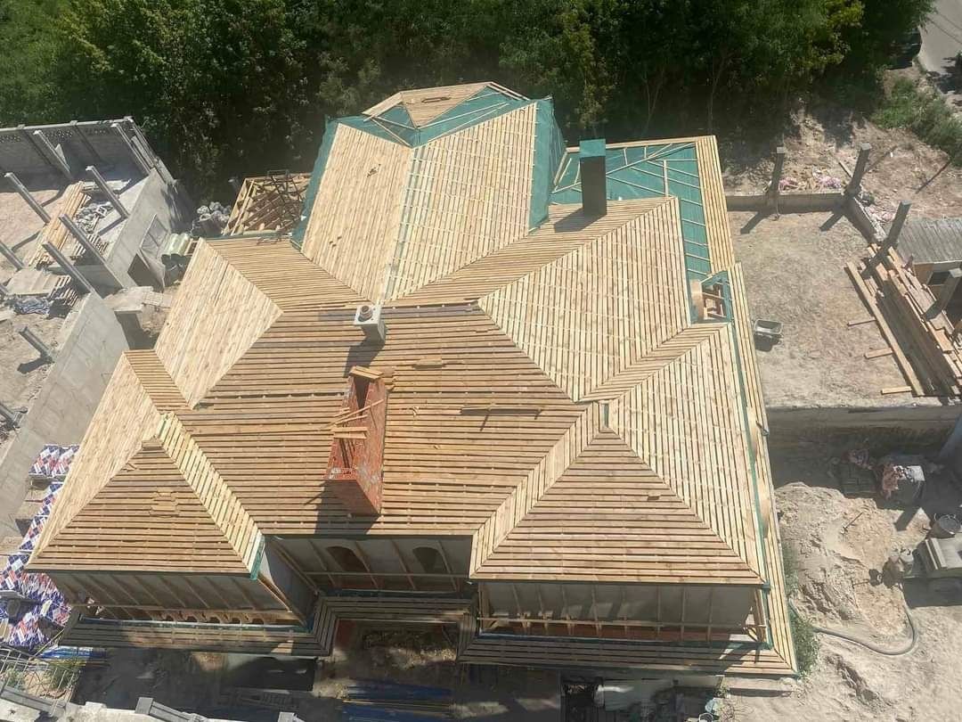 Foisoare din lemn terase acoperisuri tigla metalica jgheaburi salceag