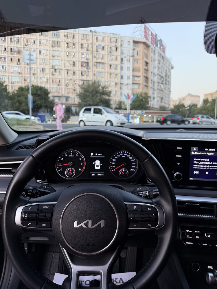 Kia ka 5 luks  plus sotiladi urilmagan kraskasi toza xaydashka tayor