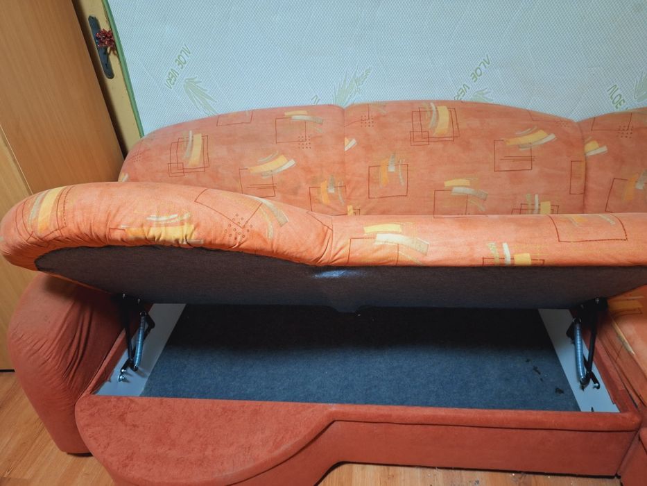 Vând colțar cu canapea