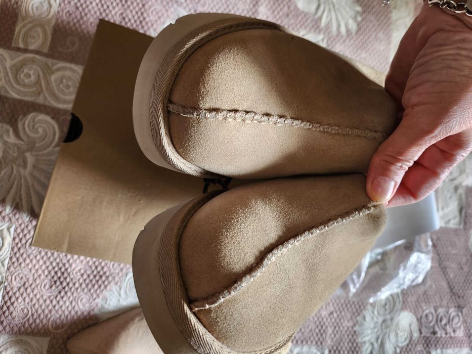 Vand incaltaminte originala in stare imoecabila