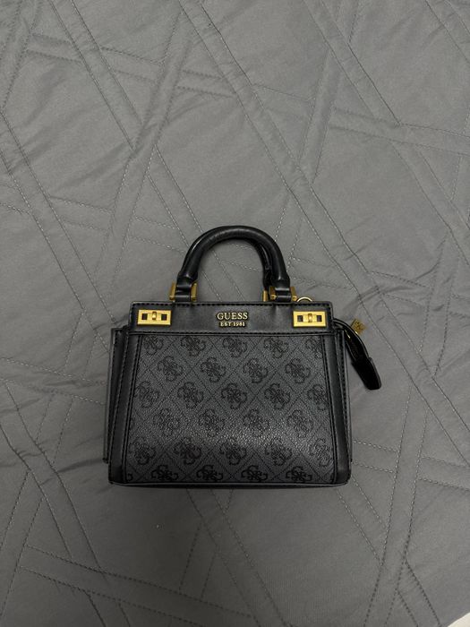 Черная сумка Guess. Оригинал