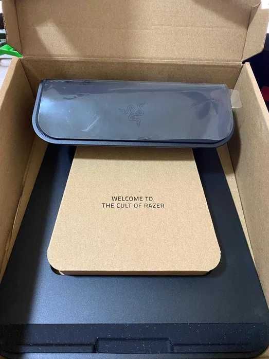 Suport Laptop Razer Chroma cu hub 3 porturi USB 3.0