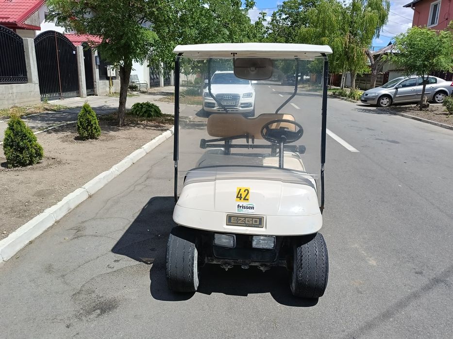 Mașina de golf ez-go car