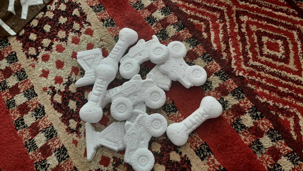 Set Monster Jam cu Monster Mutt, Trambulină și Cutie - COMPLET!