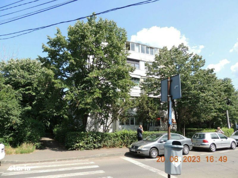 Ploiesti - VEST 1, Apartament cu 3 camere - 45 mp, strada Baraoltului