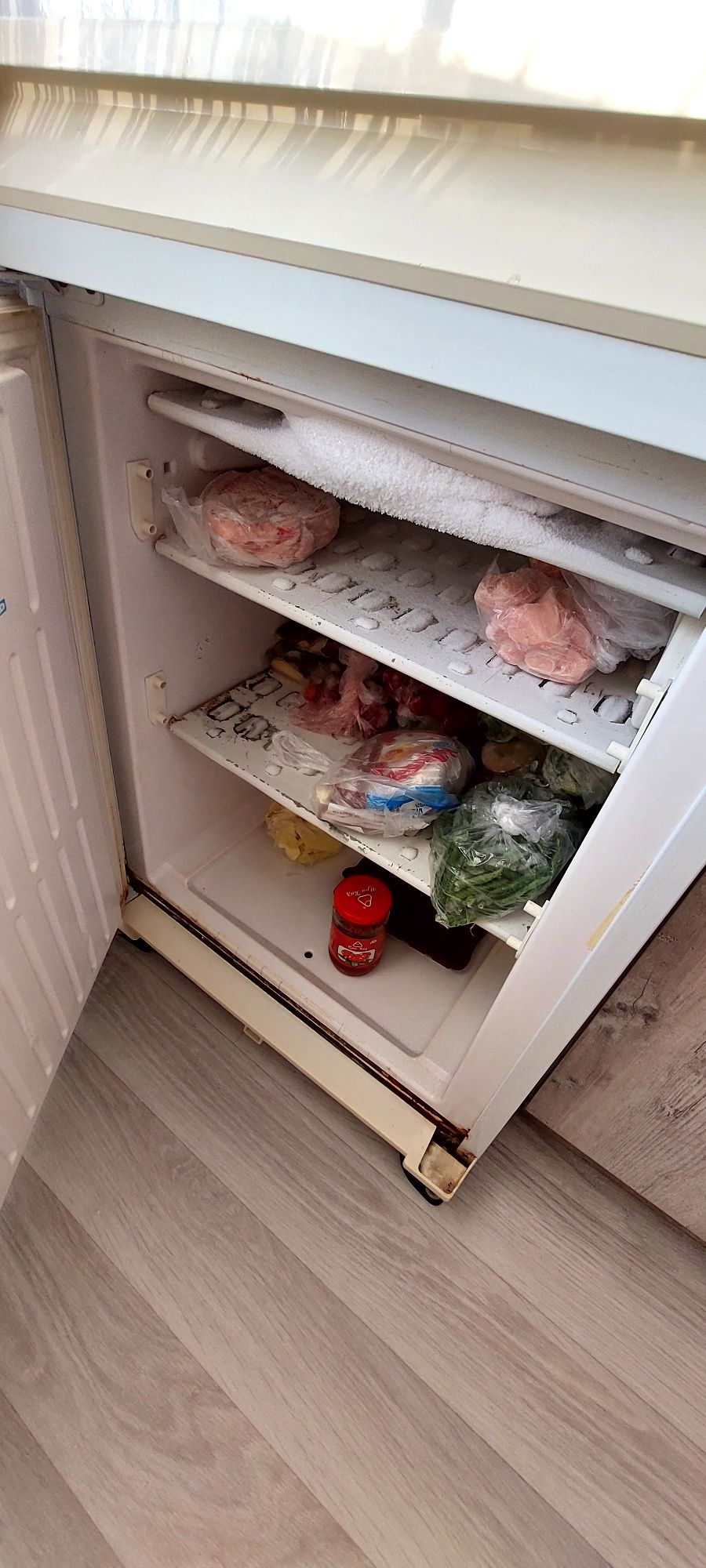 Холодильник и морозилка стинол
