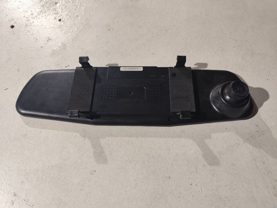 Видеорегистратор с функцией зеркала заднего вида