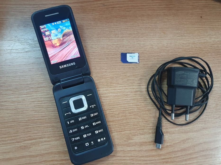 telefon Samsung GT-C3520 LCD color clapeta butoane mari argintiu seni