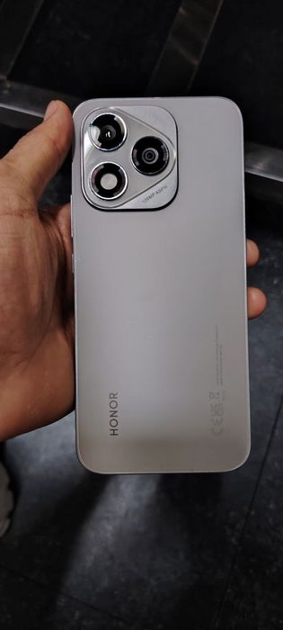 Tel sotiladi Honor 400lite