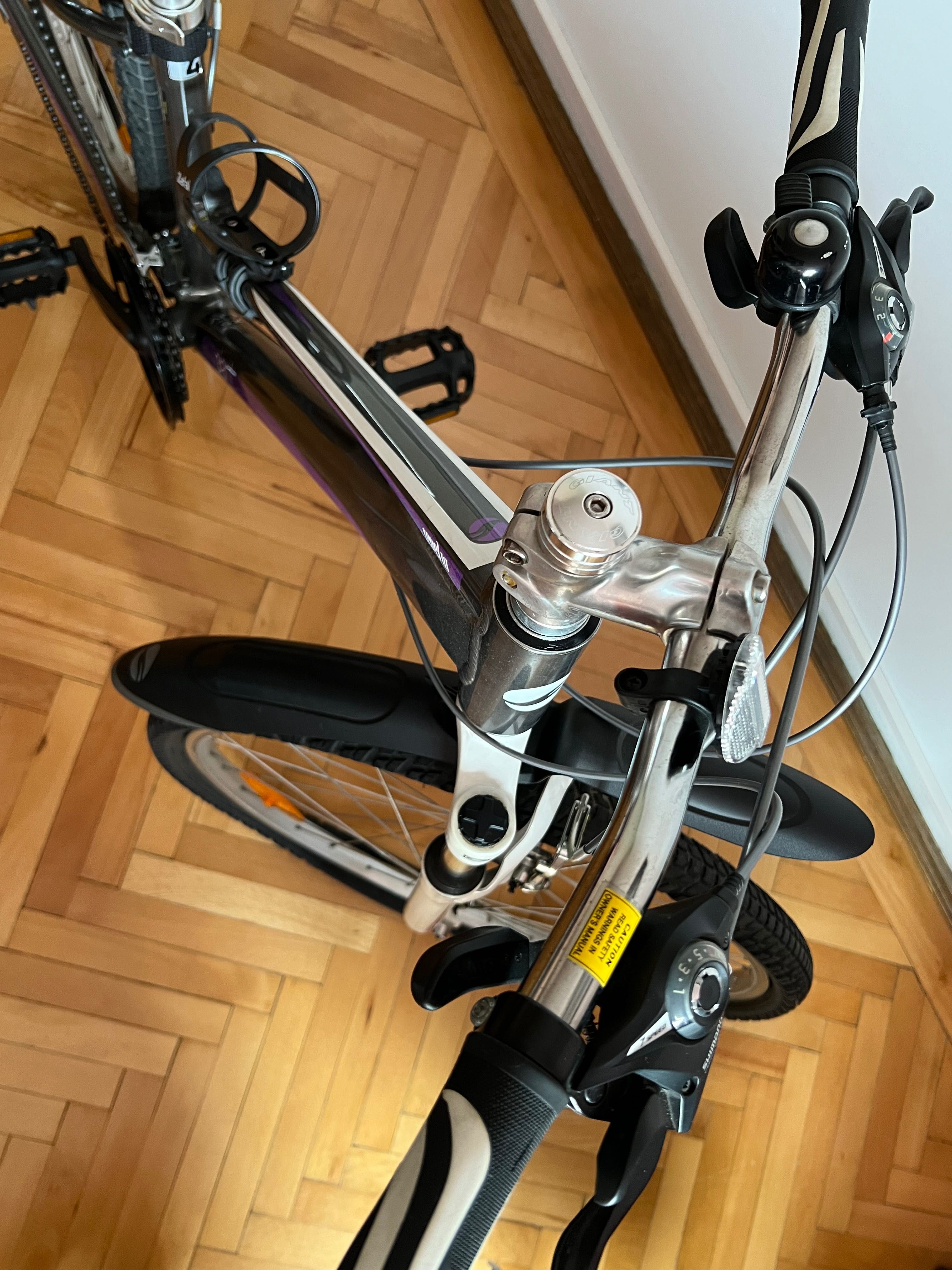 Bicicleta GIANT revel mountain bike/urban