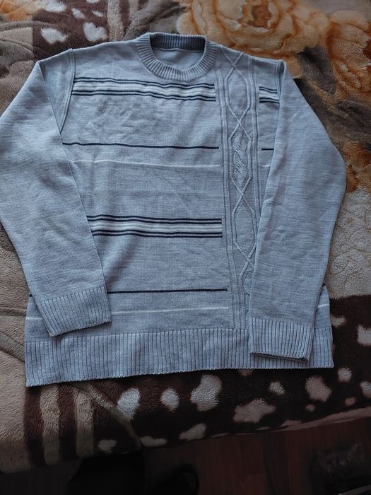 Продам мужскую кофту. Размер 50. Цена 2000.