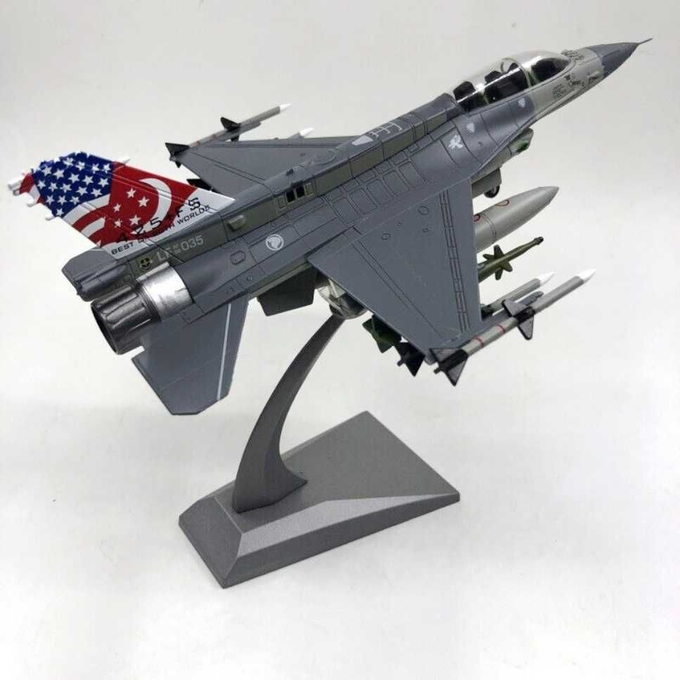 Macheta avion metalica Lockheed Martin F-16D Block 52+ scara 1:72 21cm
