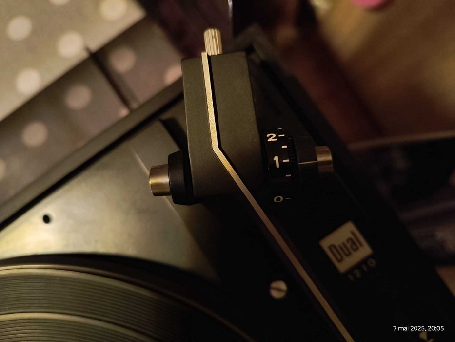 Pick up Dual model 1210