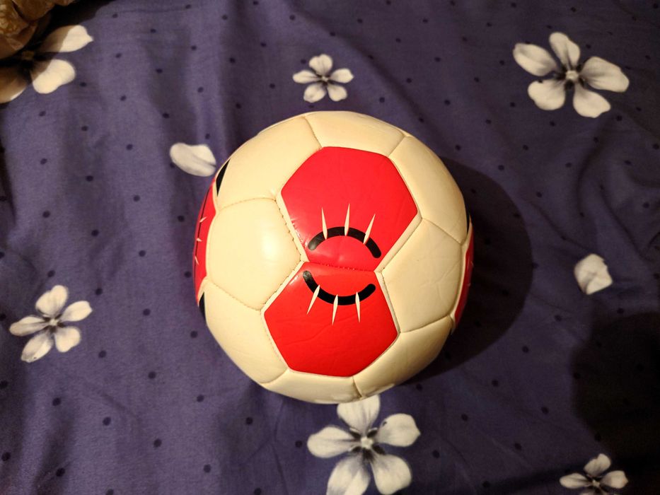 Футболна топка Adidas Starlancer