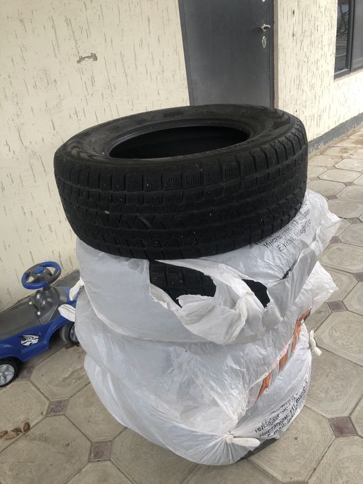 Продам зимние шины 265/65/17