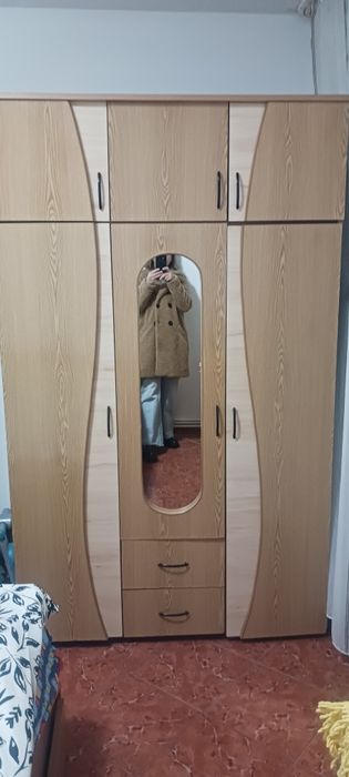 Comoda tv comoda cu 3 sertare si sifoneir