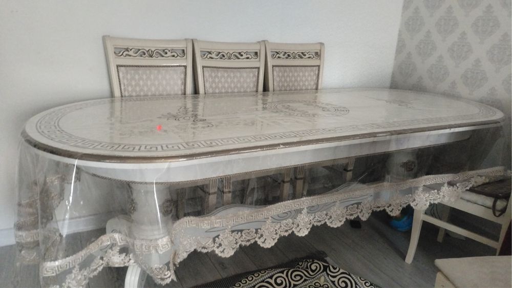 Продам стол и стулья
