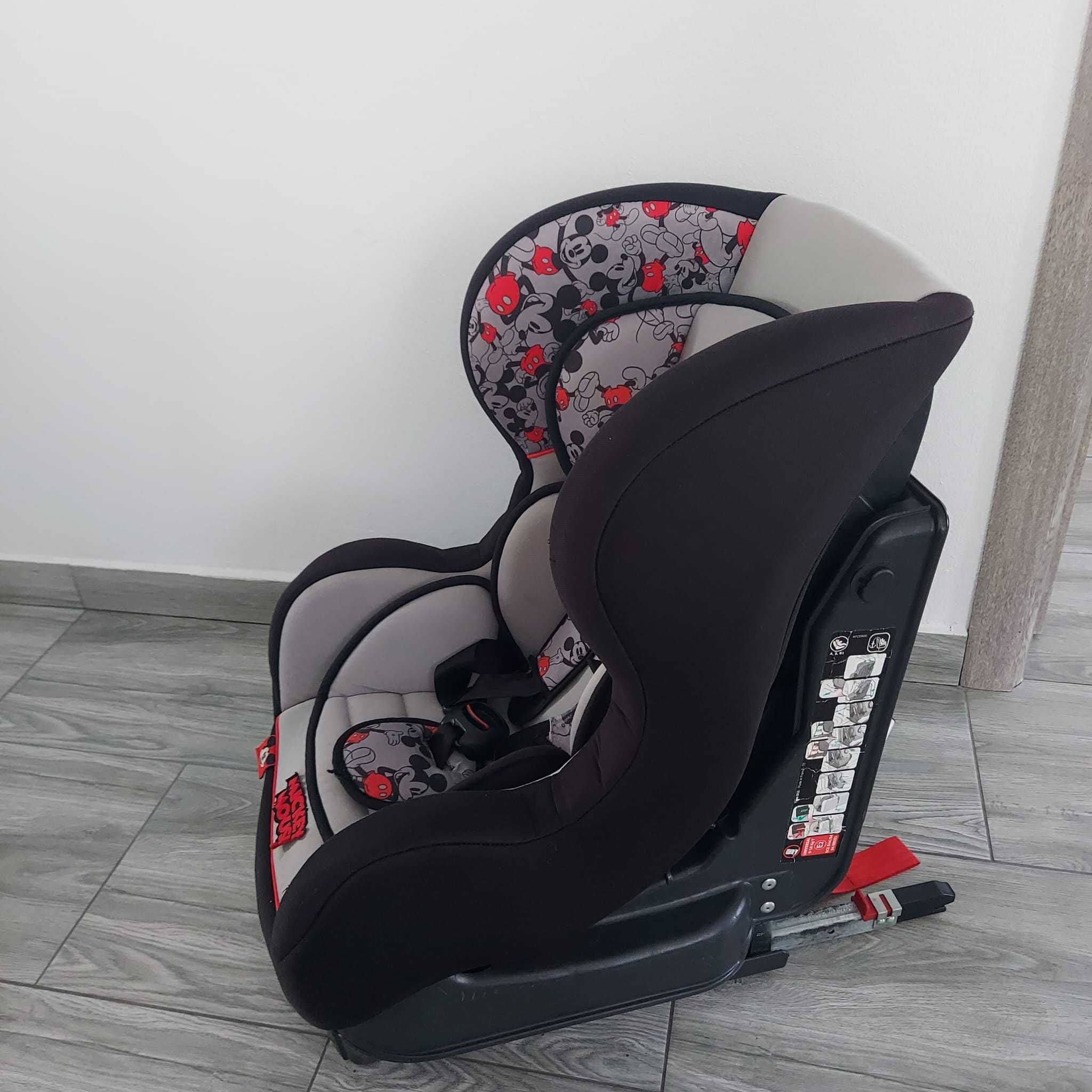 Scaun auto cu isofix