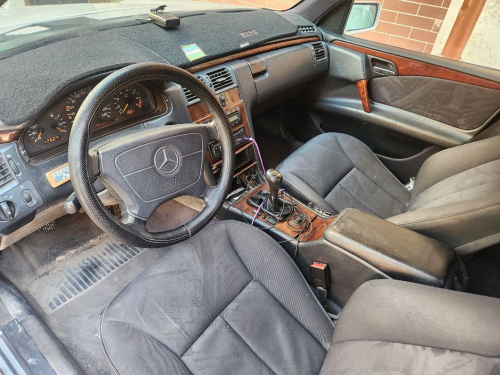Mercedes Benz W210
