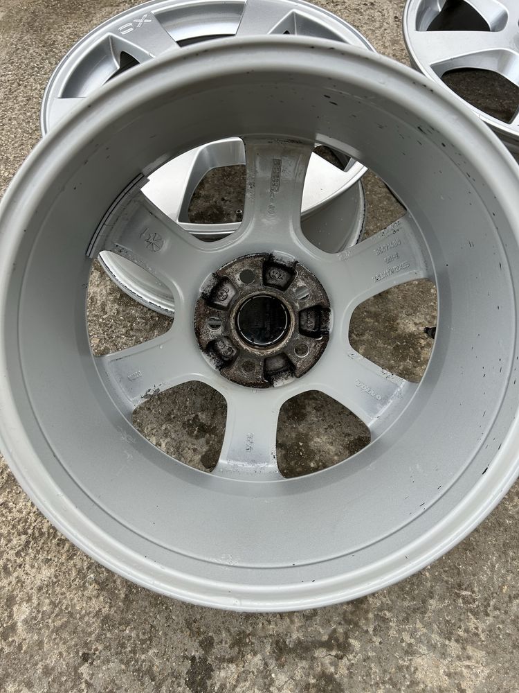 5х108 17 ски оргинални volvo