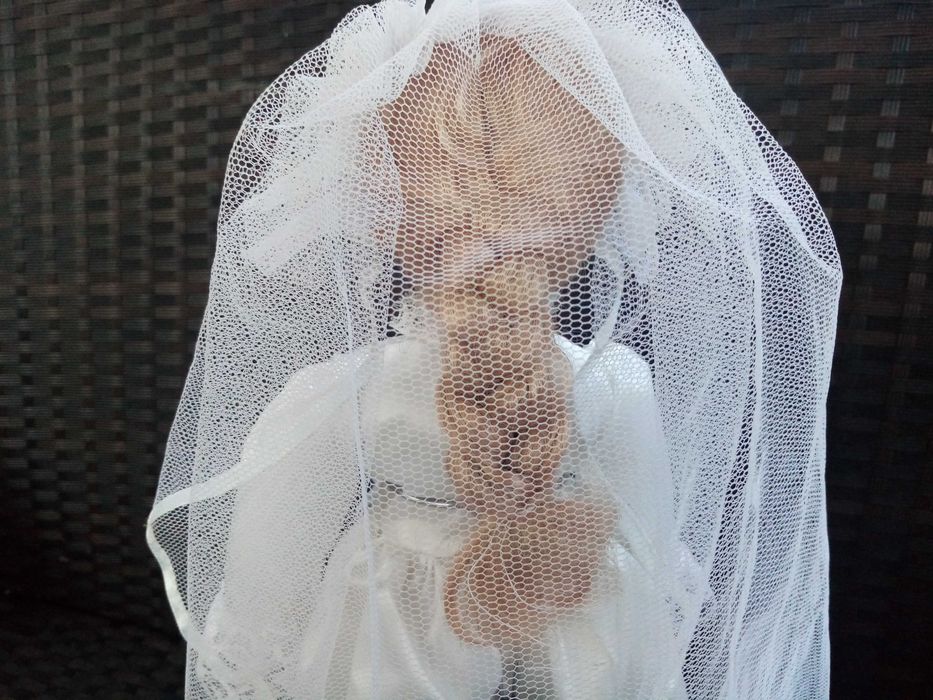 Колекционерска порцеланова кукла - булка