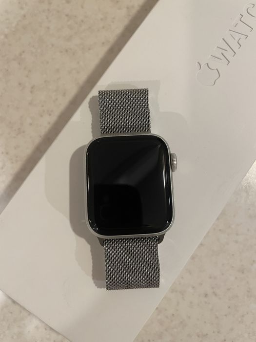 Часы Apple Watch 5