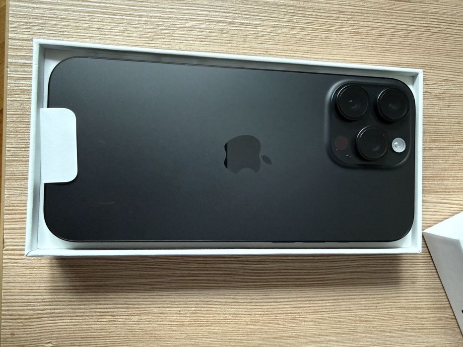 iPhone 16 ProMax Black Titanium 256 GB
