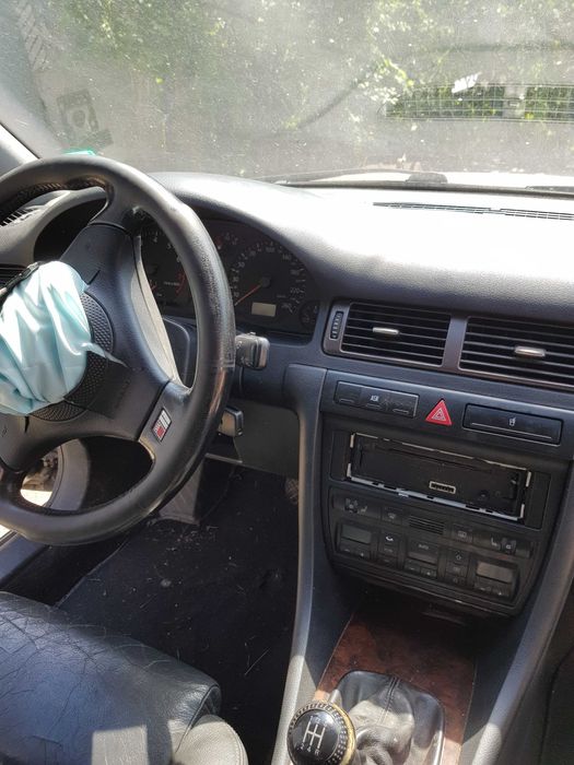 Audi A6 2.4i на части