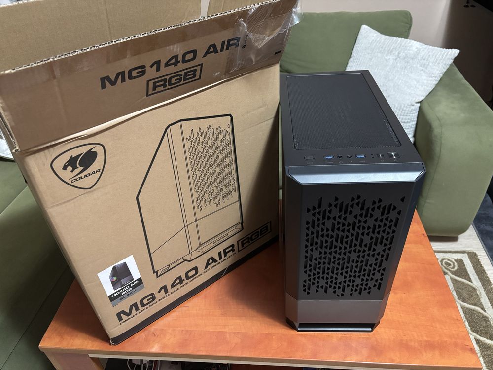 Компютърна кутия Cougar MG140 Air RGB