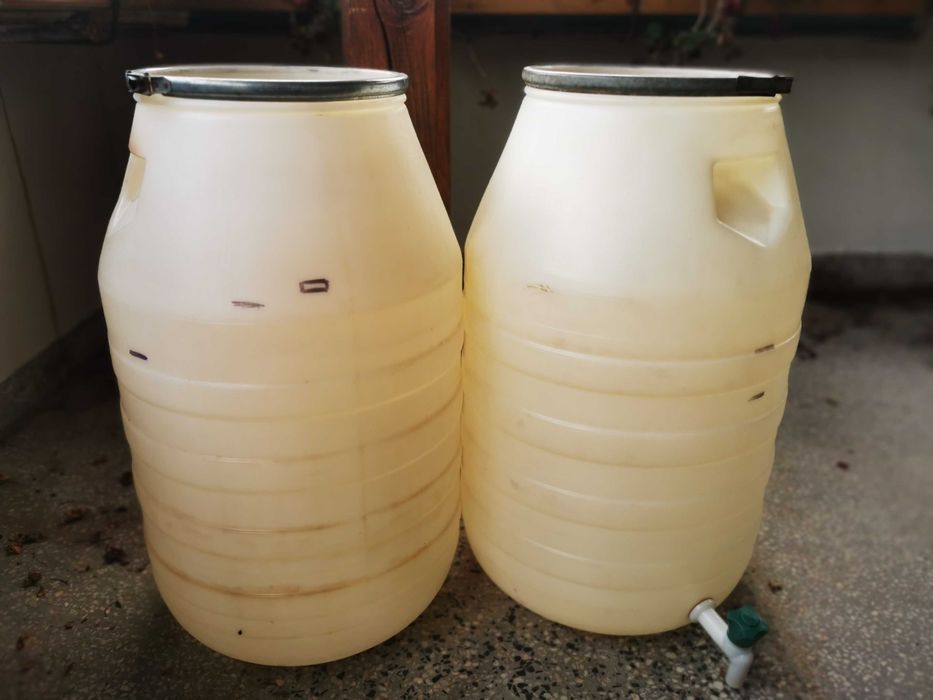 Бидони 80 литра – 2 бр. (единият с канелка)