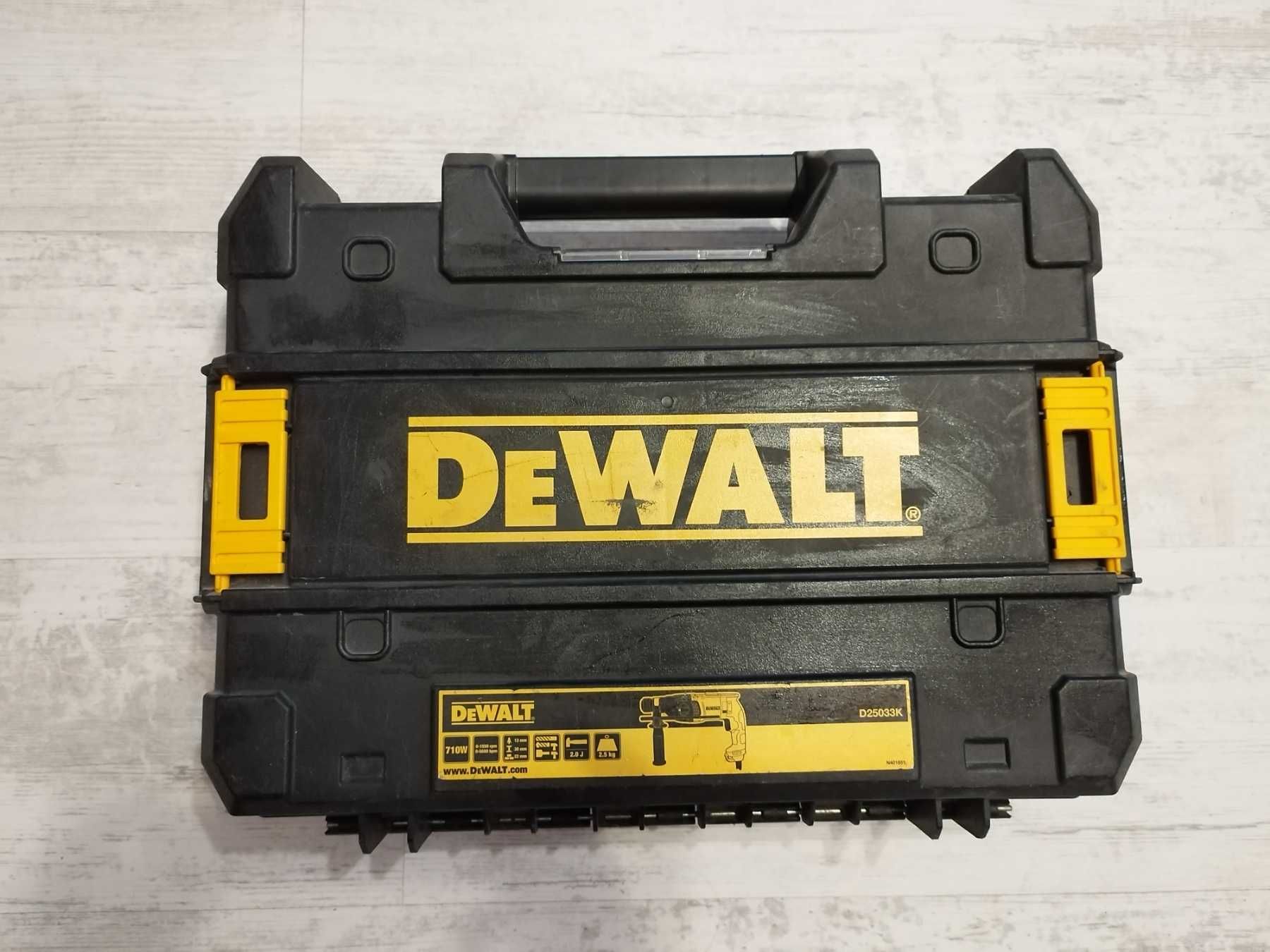 Перфоратор DeWalt D25033K