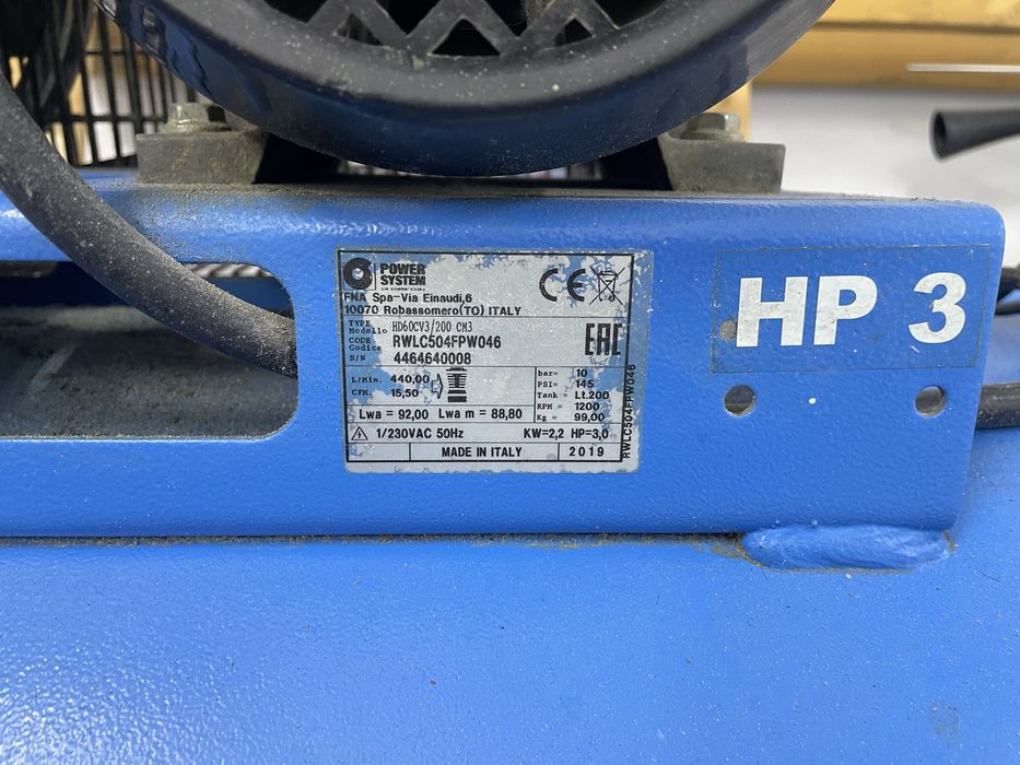 Compresor 200L in 3 pistoane pret 3500