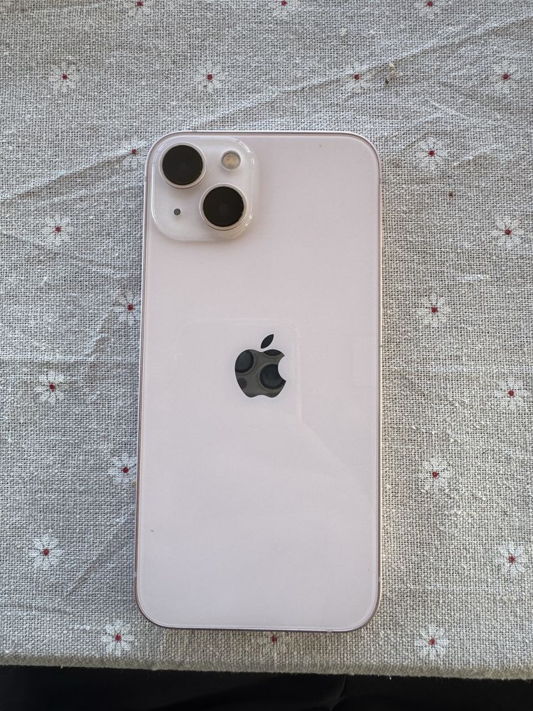 Apple iphone 13.