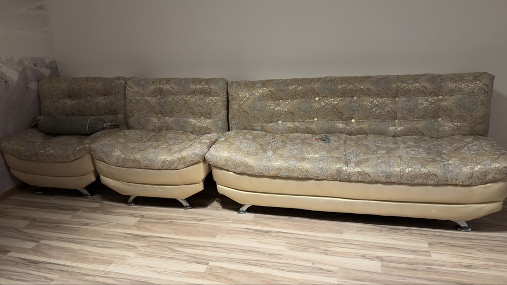 Продам диван тройку