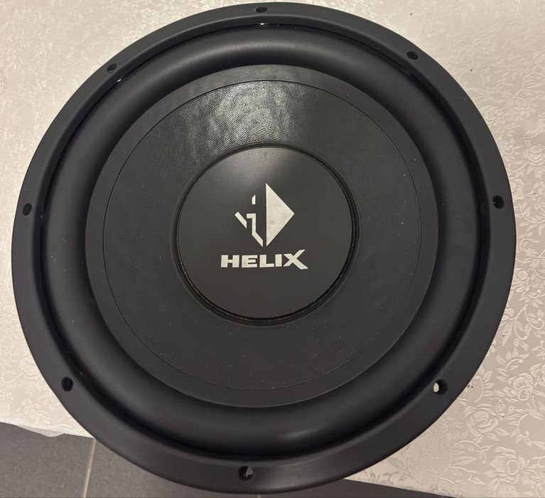 Vând difuzor/subwoofer helix p12w