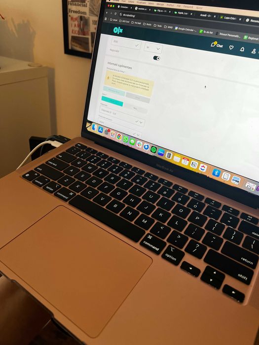 Apple MacBook Air 13″ 2020, M1 8 Cores, 8 GB, 7 core GPU, 256 GB, Gold