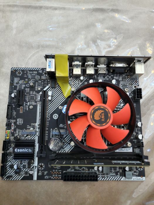Corei 5 10400 komplekt Azu 4gb 
Yadrolar soni: 6
Mavzular soni: 12
Cha