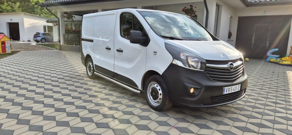 Opel Vivaro 3 locuri