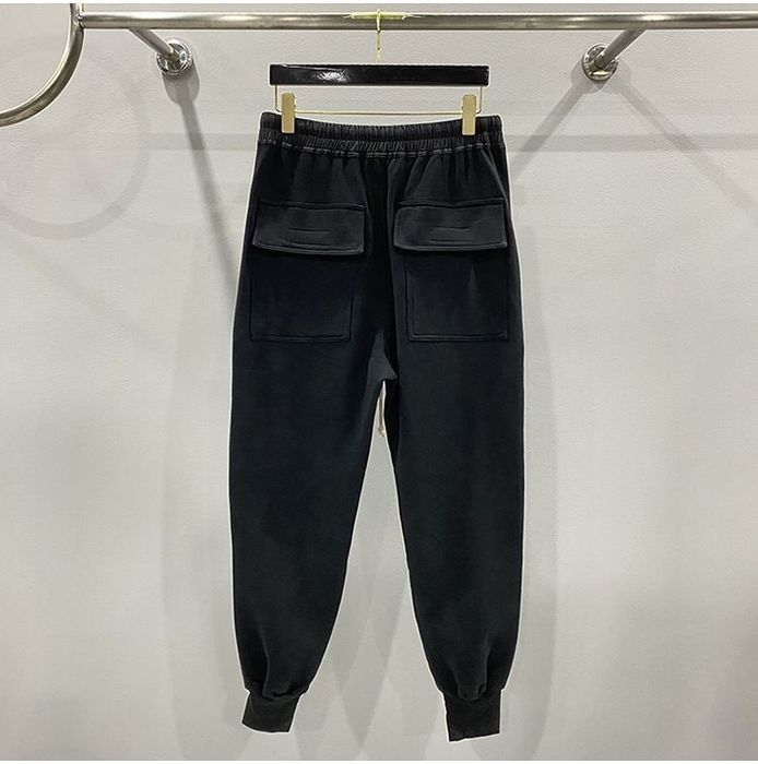 Pantalonii de barbati cu snur