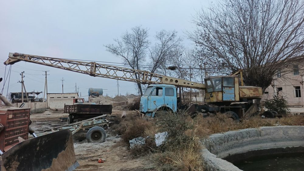 Maz kiran sotladi yurib turibdi toʻkda ishlidi